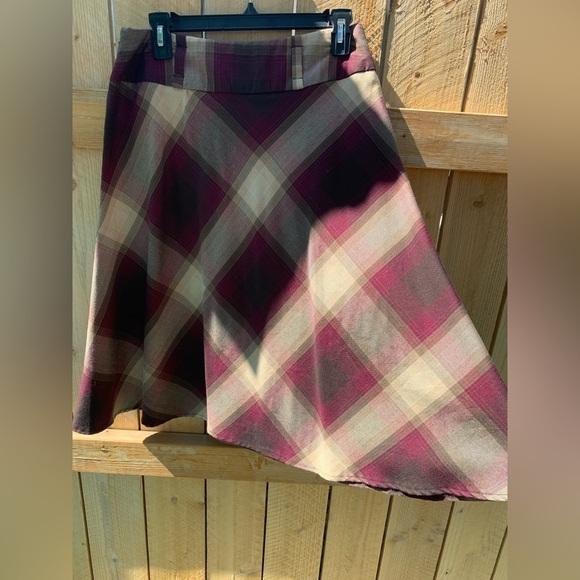 DRESS Barn PLAID ALINE ACADEMIA COLLEGIATE HIGH WAIST KNEE LENGTH SKIRT SZ 8 EUC - Picture 5 of 5